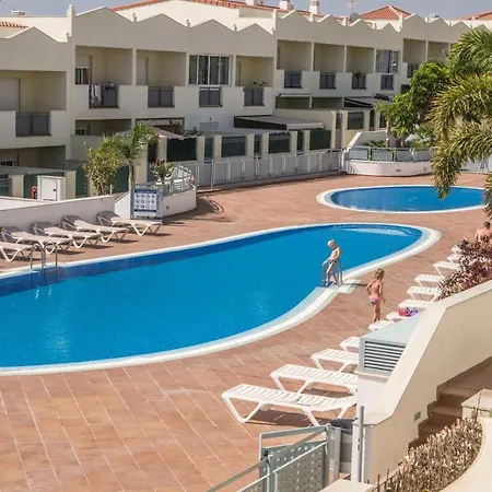 Townhouse Oasis Fanabe With 3 Bedrooms And Ac, Mir150 *