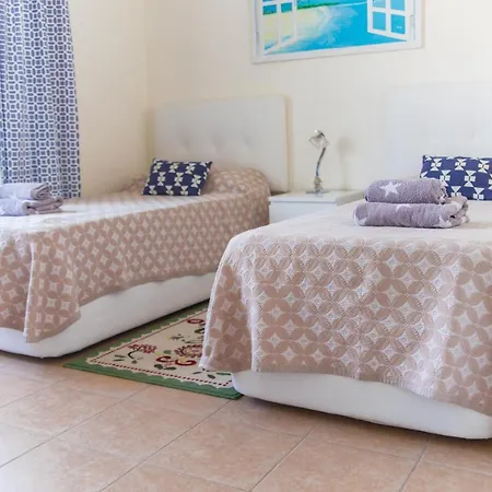 Townhouse Oasis Fanabe With 3 Bedrooms And Ac, Mir150 アパート *