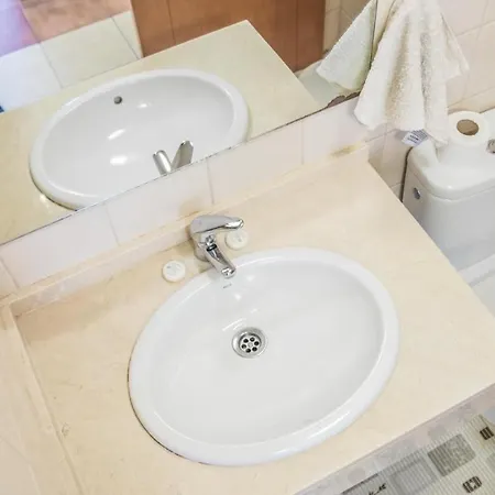 Townhouse Oasis Fanabe With 3 Bedrooms And Ac, Mir150 * アデヘ