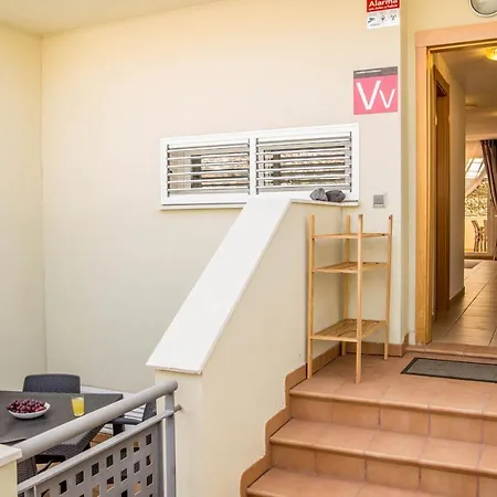 Townhouse Oasis Fanabe With 3 Bedrooms And Ac, Mir150 アデヘ