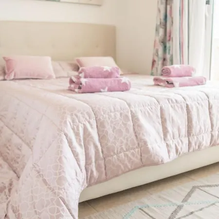 Townhouse Oasis Fanabe With 3 Bedrooms And Ac, Mir150 アデヘ