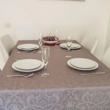 Townhouse Oasis Fanabe With 3 Bedrooms And Ac, Mir150 アパート アデヘ